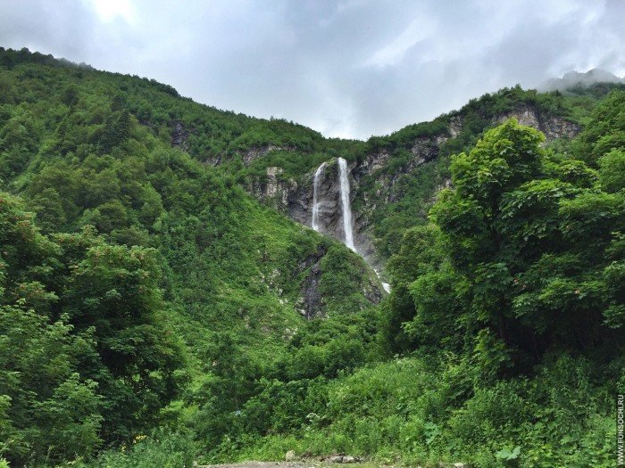 Вид на водопад Поликаря с тропы, Красная Поляна