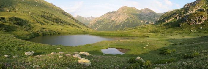 Панорама озёрной долины Дзитаку