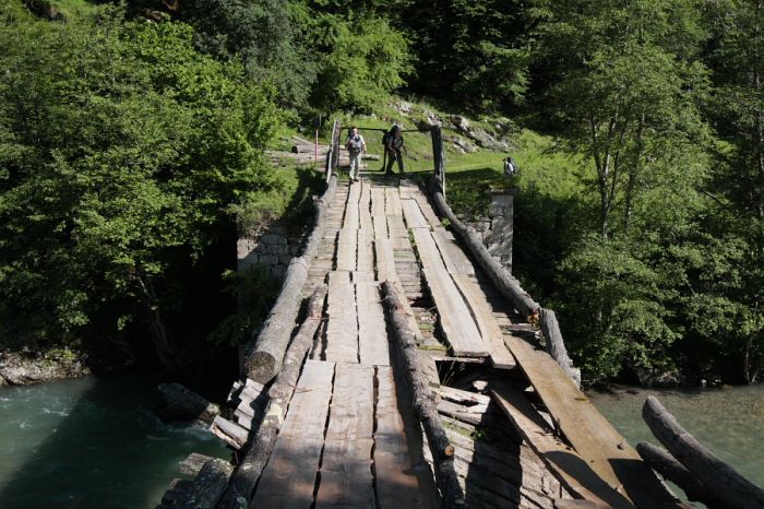 Деревянный мост через реку Уруштен
