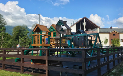 Детская площадка в горной олимпийской деревне