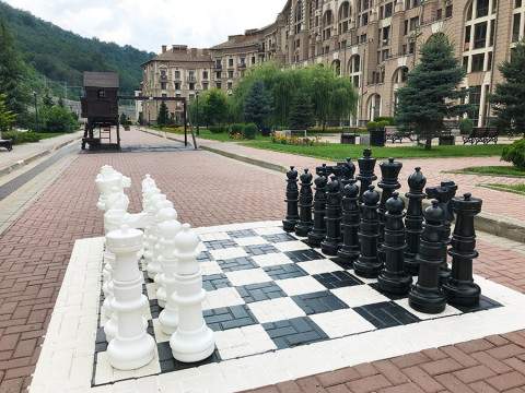 Детский парк с шахматами