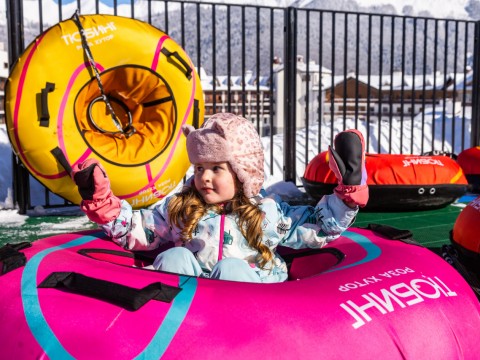 Катание на надувных ватрушках на Роза Хутор