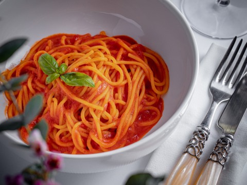 Паста аррабьята с креветками